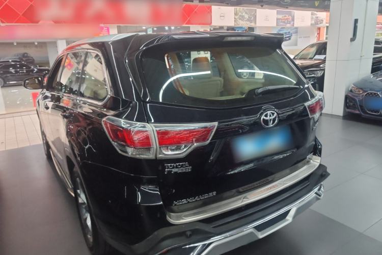 Used Toyota Highlander 2015 2.0T Two-Wheel Drive Luxury Edition 7 Seats Rear Left 45 Deg