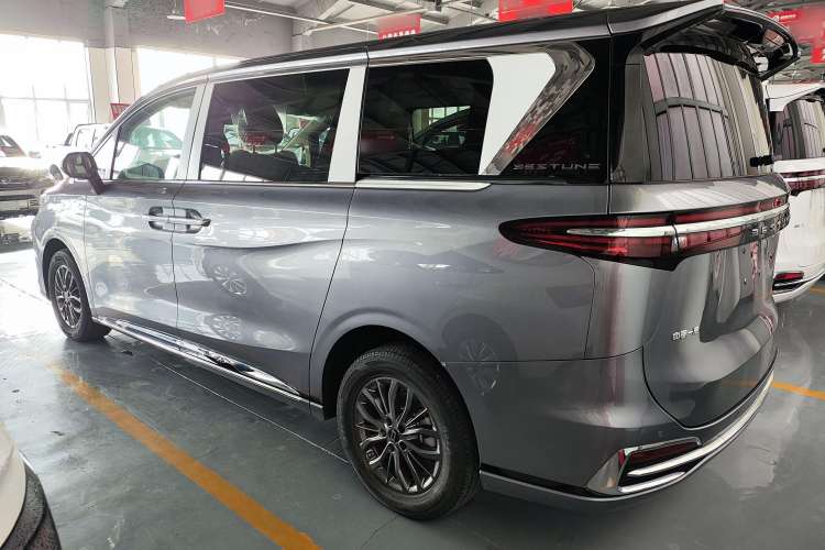 Used Bestune M9 2023 2.0T Ultimate Edition