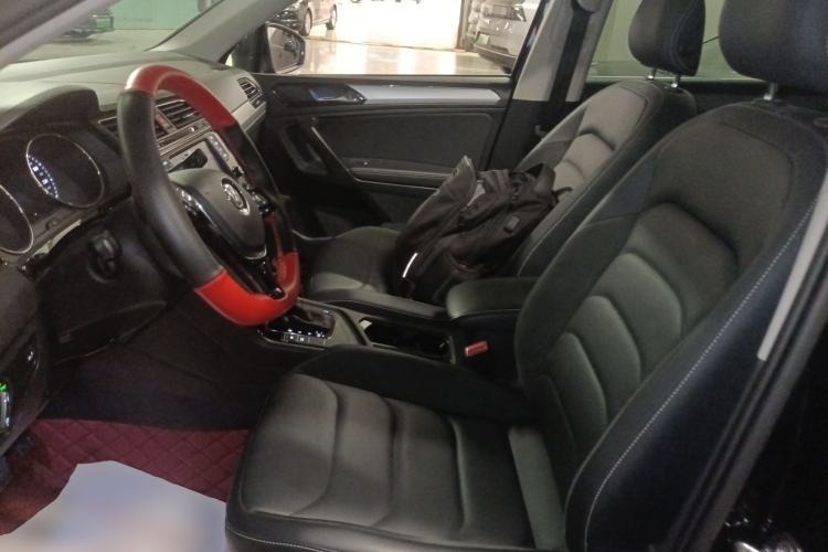 Used Volkswagen Tiguan L 2018 Facelift 330TSI Automatic Two-Wheel Drive Luxury Edition Left Front Seat