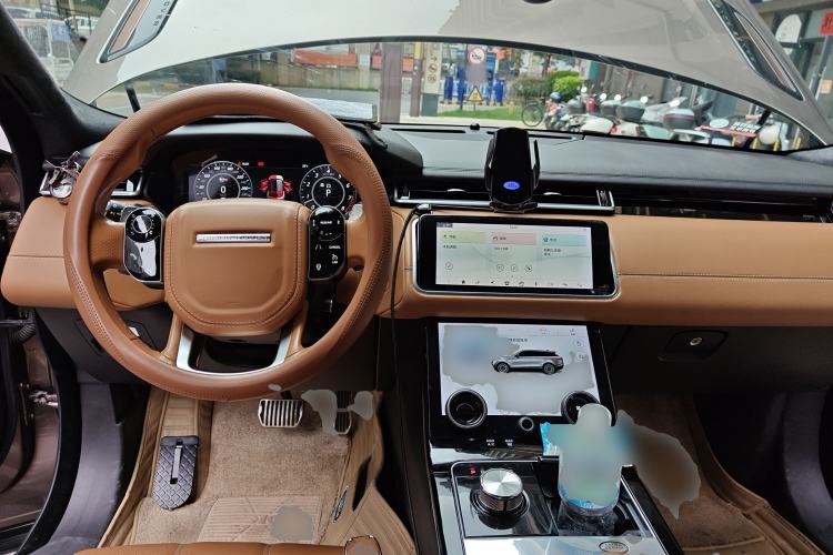 Used Land Rover Range Velar 2017 P380 R-DYNAMIC HSE Center Console