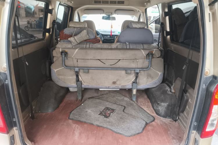 Used Wuling Rongguang V 2016 1.5L Practical Version Non-Power-Assisted Trunk