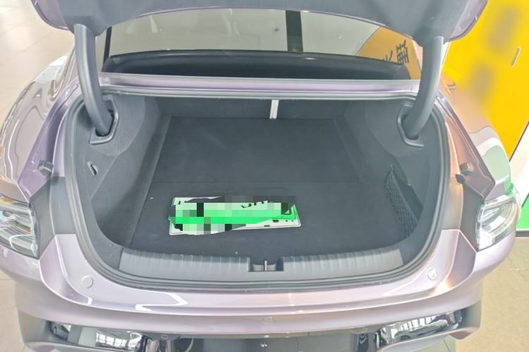 Used Xiaomi Auto SU7 2024 Four-Wheel Drive Ultra-Long Range Advanced Intelligent Driving Max Edition Trunk