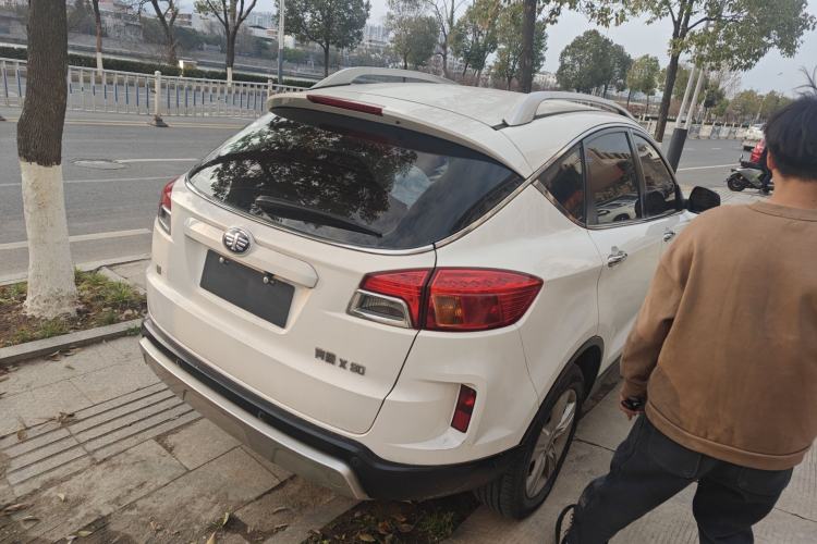 Used Bestune X80 2015 2.0L automatic comfort version
