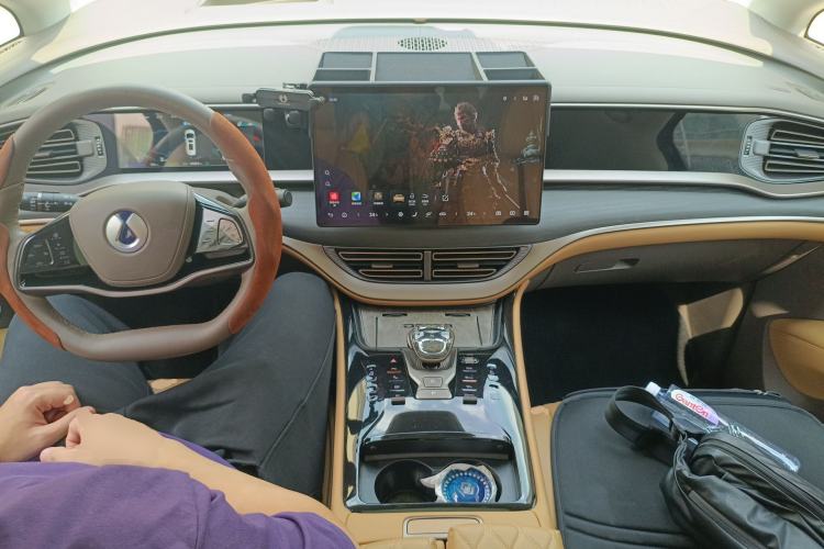 Used Denza D9 2022 DM-i 970 Four-Wheel Drive Prestige Model
