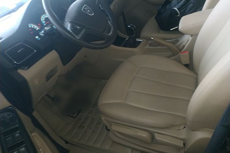 Used Baojun 730 2014 1.5L manual luxury trim 7 seats
