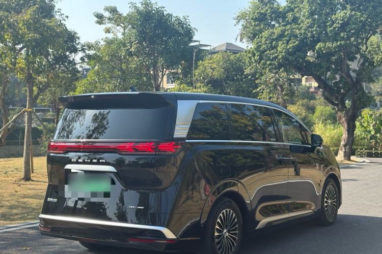 Used Denza D9 2022 DM-i 970 Four-Wheel Drive Flagship Model
