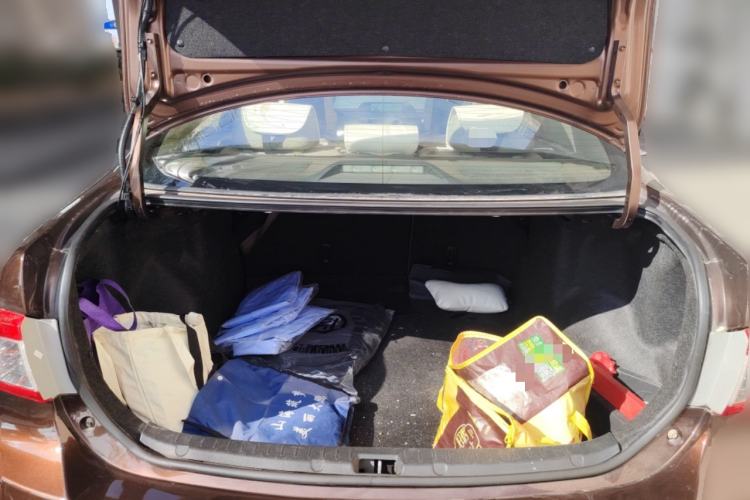 Used Toyota Corolla 2011 1.6L Automatic GL Trunk