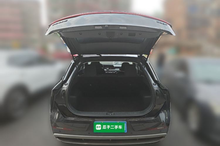 Used Venucia V 2022 260T Black Horse Edition · Idol Trunk