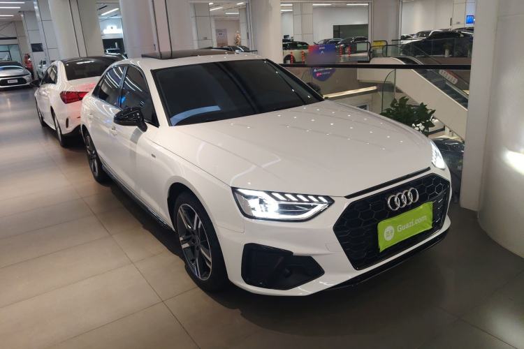 Used Audi A4L 2022 40 TFSI Luxury Dynamic Model Front Right 45 Deg