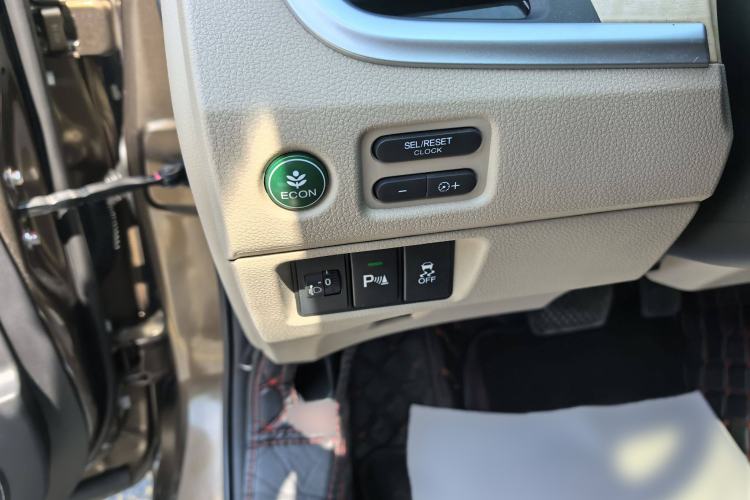 Used Honda Jade 2016 1.8L Automatic Comfort Elite Version 5 Seats