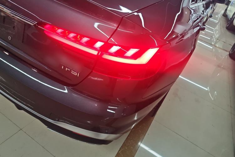 Used Audi A4L 2022 40 TFSI Fashion Dynamic Model Right Rear Taillight