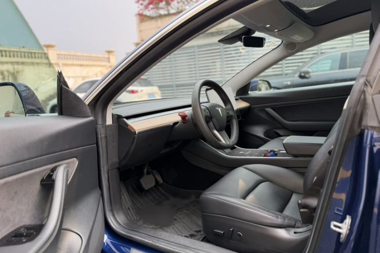 Used Tesla Model 3 2020 Revised Version Standard Range Rear-Wheel Drive – Upgraded Edition Interior 1