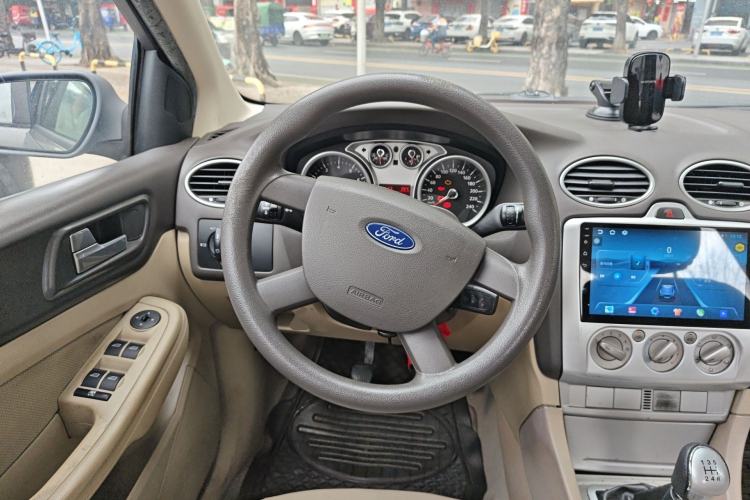 Used Ford Focus 2013 Sedan Classic 1.8L Manual Base Model