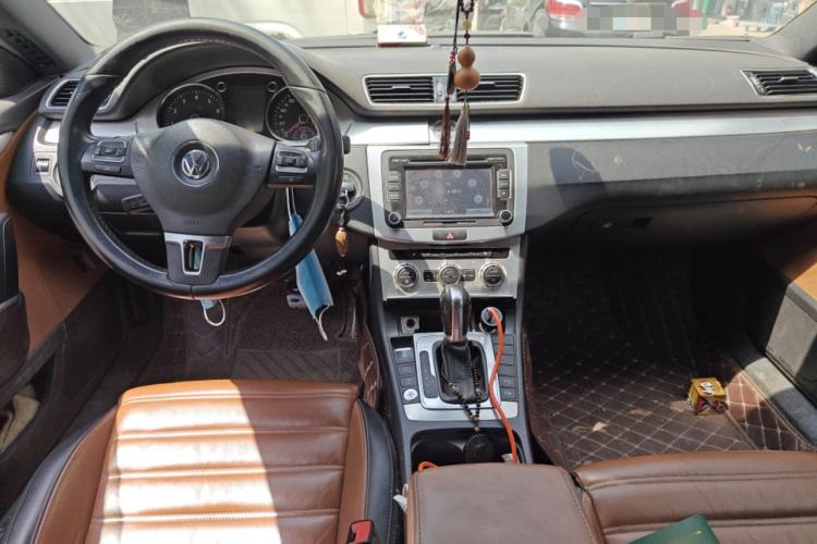 Used Volkswagen FAW-Volkswagen CC 2015 1.8TSI Luxury Model Center Console