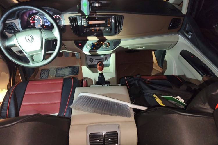 Used FORTHING Lingzhi 2019 M5L 1.6L 7-Seater Exclusive Model China VI Standard Center Console