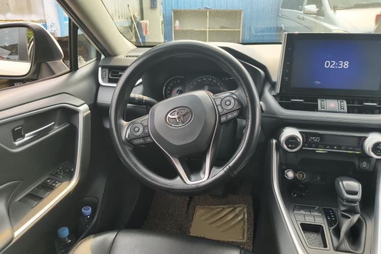Used Toyota RAV4 2021 2.0L CVT Two-Wheel Drive Fashion Edition Steering Wheel