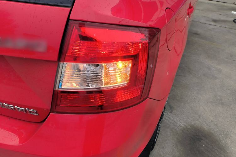 Used Skoda Rapid Spaceback 2016 Revised Version 1.6L Manual Front-Drive Edition