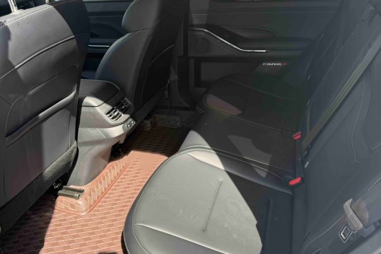 Used Haval H6 2024 1.5T Two-Wheel-Drive Classic Edition Interior 2