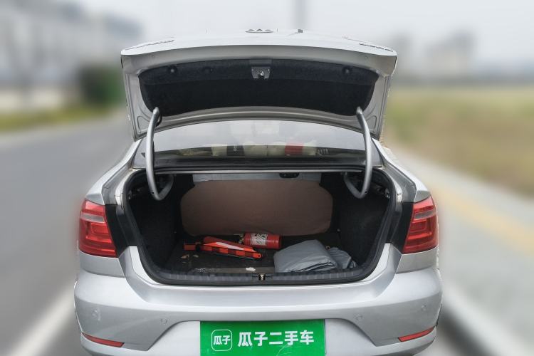 Used Volkswagen Bora 2013 1.6L Manual Fashion Edition
