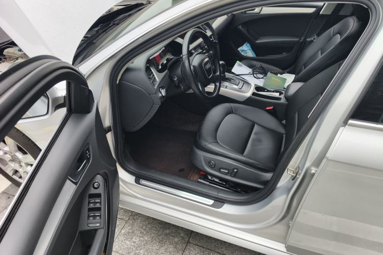 Used Audi A4L 2012 2.0 TFSI automatic standard version