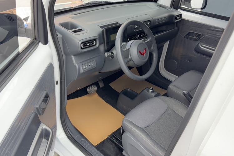 Used Wuling Zhiguang New Energy 2025 Comfort Model Interior 10