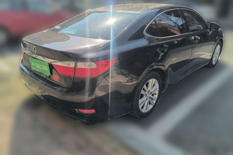 Used Lexus ES 2013 250 Elegant Edition Rear Right 45 Deg