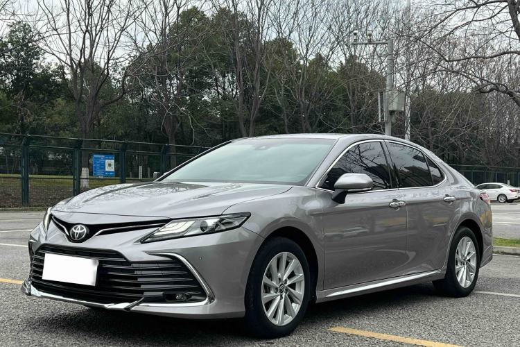 Used Toyota Camry 2023 2.0G Luxury Edition
