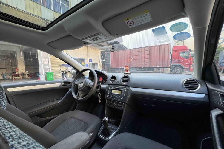 Used Volkswagen Jetta 2015 Zhuihui Edition 1.6L Manual Comfort Model
