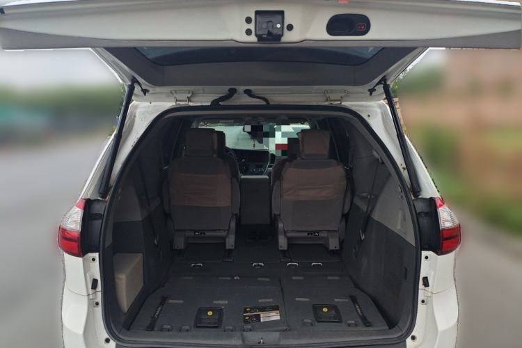 Used Toyota SIENNA 