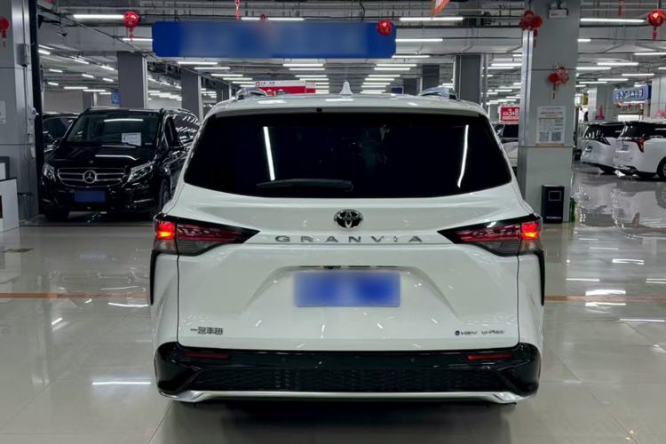Used Toyota Granvia 2024 2.5L Hybrid Prestige PLUS Four-Wheel Drive Version Exterior 4