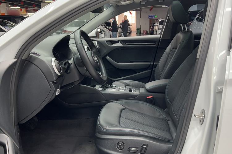 Used Audi A3 2017 Limousine 35 TFSI Fashion Model Interior 2