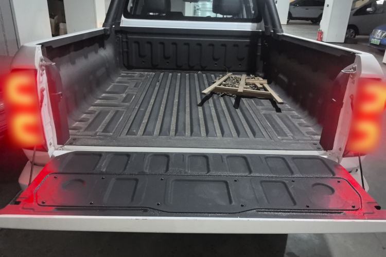 Used Great Wall King Kong Poer 2024 2.0T Automatic 8AT Diesel Two-Wheel-Drive Elite Flatbed
