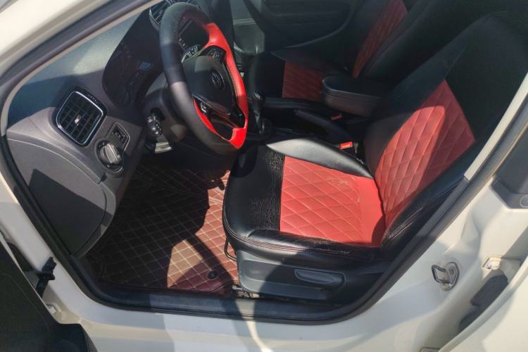 Used Volkswagen Polo 2014 1.4L Manual Fashion Edition
