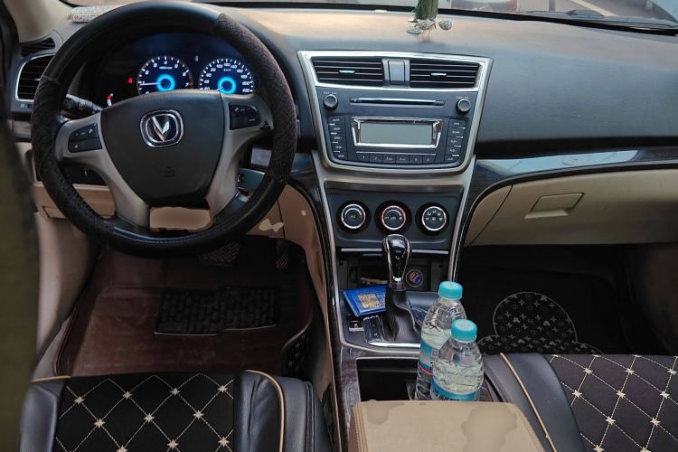 Used CHANGAN Raeton 2013 2.0L Automatic Luxury Version China IV Standard Steering Wheel