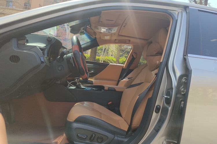 Used Lexus ES 2022 300h Excellence Edition