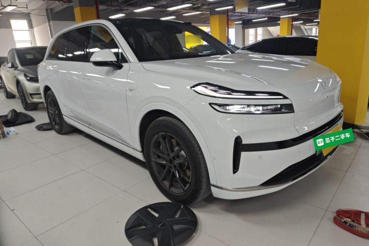 Used ONVO Luxeed L90 2025 Model—Pro Six-Seater Version