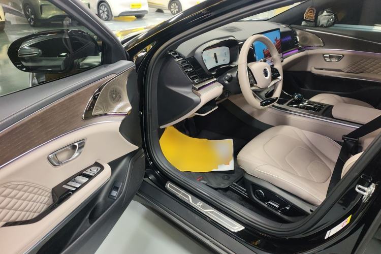 Used BYD Han 2024 EV Glory Edition 610 km All-Wheel Drive "Tian Shen Zhi Jia" Intelligent Driving Model