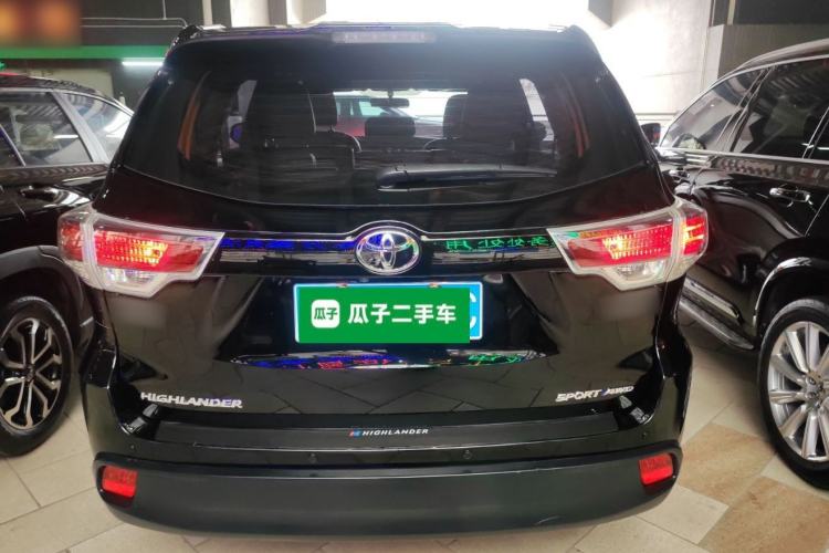 Used Toyota Highlander 2015 2.0T Four-Wheel Drive Luxury Edition 7-Seater Rear