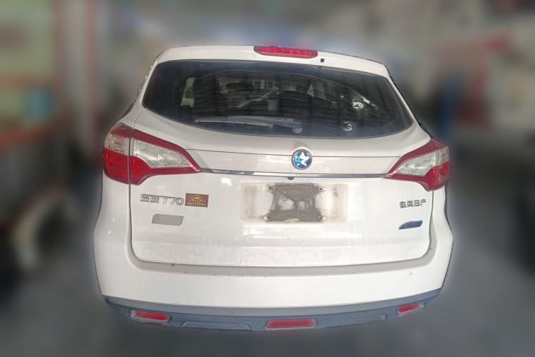 Used Venucia T70 2015 2.0L CVT Smart Edition