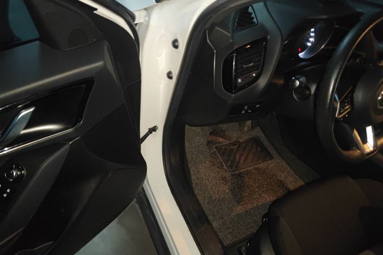 Used Mazda CX-4 2021 2.0L Automatic Two-Wheel Drive Blue Sky Exploration Edition Interior 3