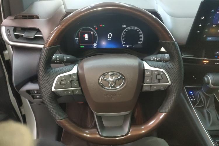 Used Toyota Granvia 2024 2.5L Hybrid Prestige PLUS Four-Wheel Drive Version
