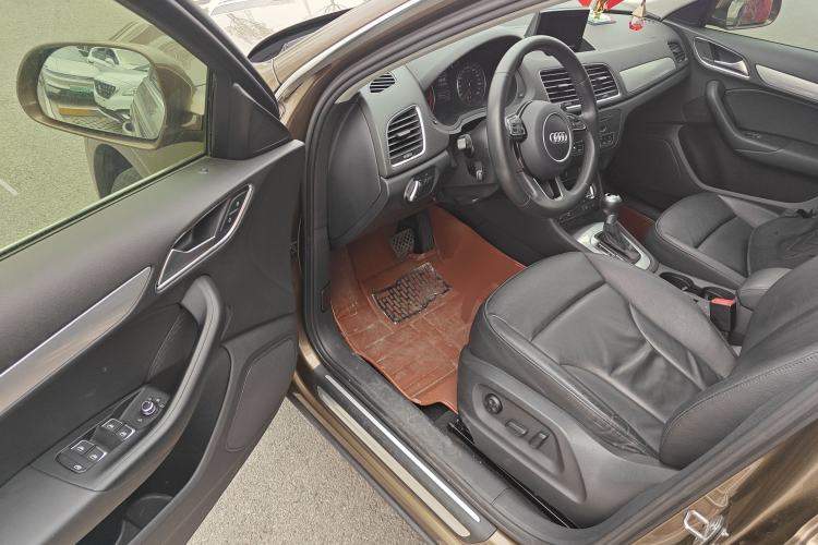 Used Audi Q3 2013 35 TFSI Comfort Model Driver Seat