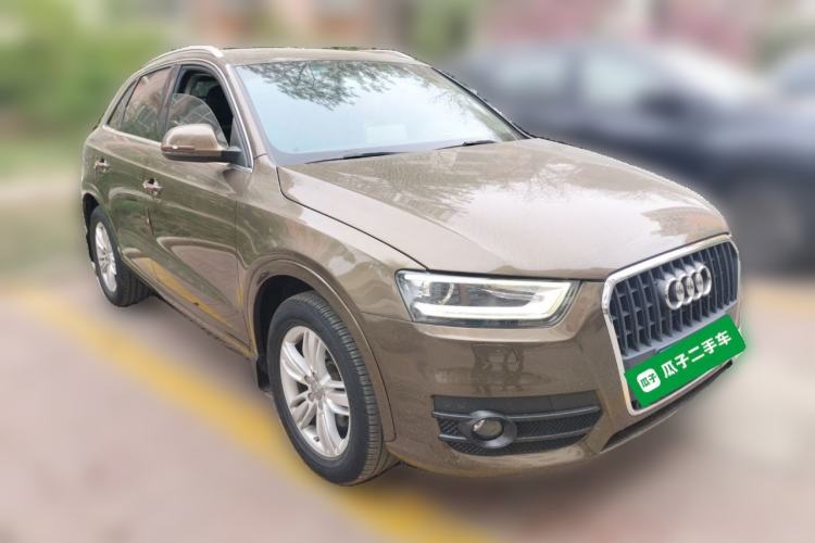 Used Audi Q3 2015 30 TFSI Comfort Model Front Right 45 Deg