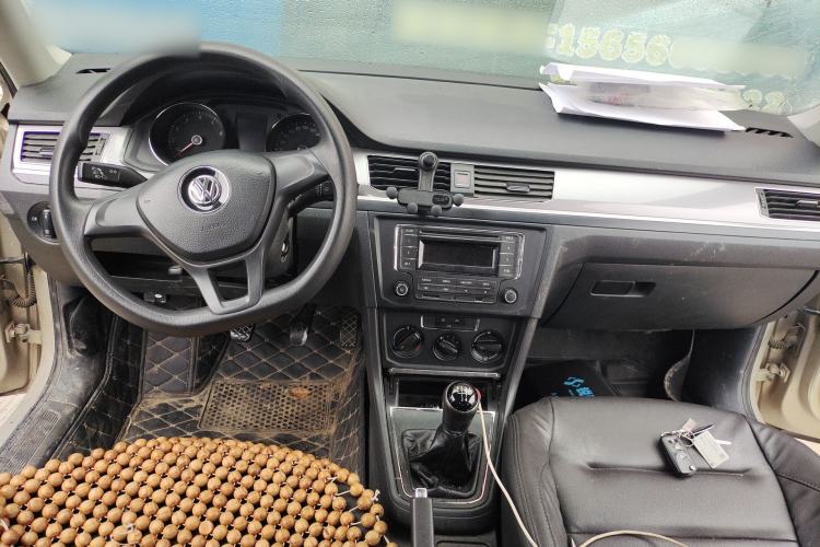 Used Volkswagen Bora 2016 1.6L Manual Fashion Edition Center Console