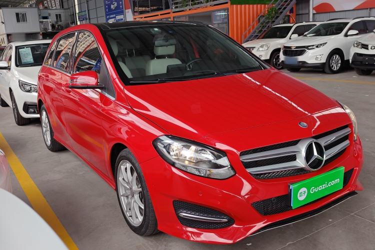 Used Mercedes-Benz B-Class 2015 B 200 Sport Edition Front Right 45 Deg