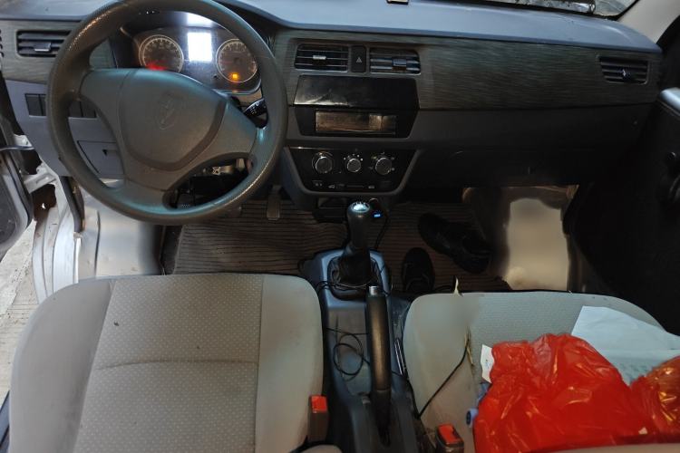 Used Jinbei Hiace X30 2021 1.5L Wealthy Single-Steaming Air-Conditioned Van China VI Standard SWC15M Interior 2