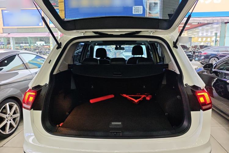 Used Volkswagen Tiguan L 2021 330TSI Automatic Two-Wheel Drive Smart Edition
