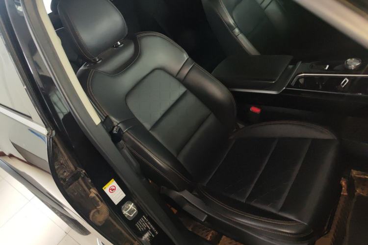 Used Haval DARGO 2021 2.0T DCT Two-Wheel Drive Chinese Mastiff Edition Right Front Seat