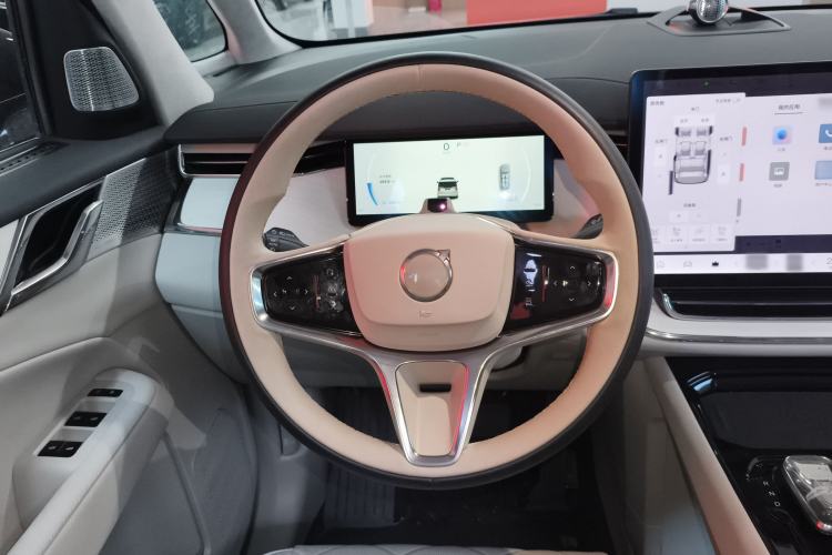 Used Volvo EM90 2025 Ultra Six-Seater