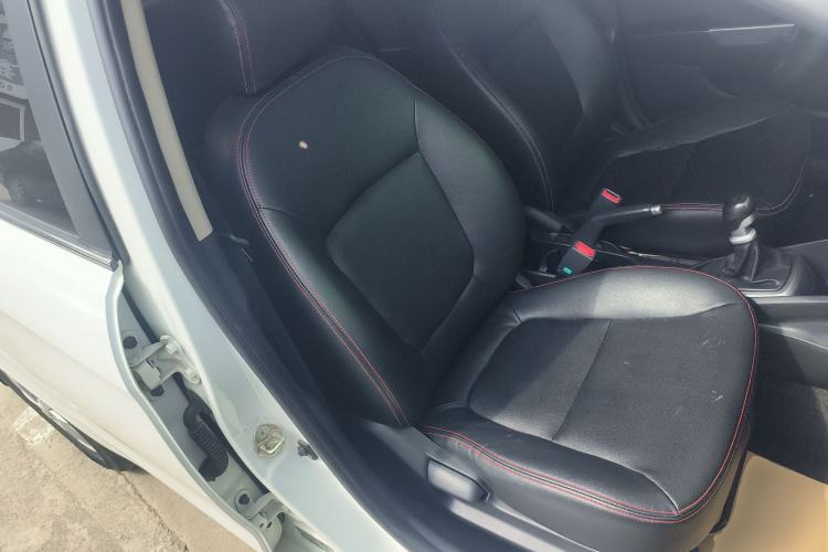 Used Kia K2 2015 Sedan 1.4L MT GLS Right Front Seat